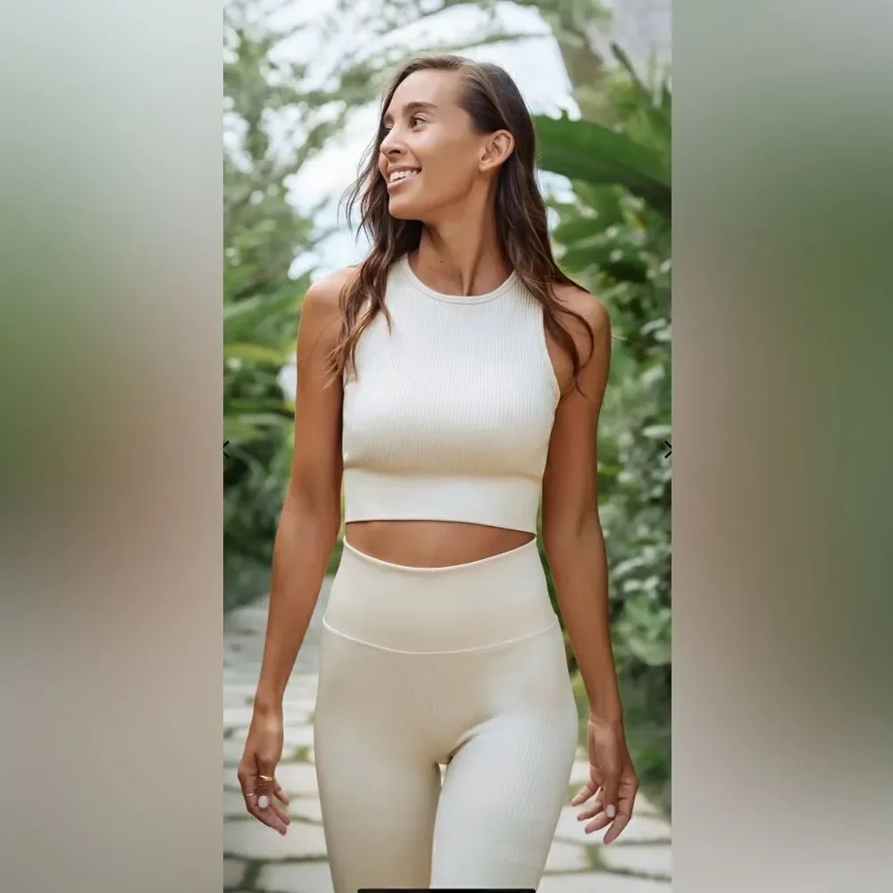 Rib Seamless Spirts Bra Crop Top  | Rainy Day Taupe